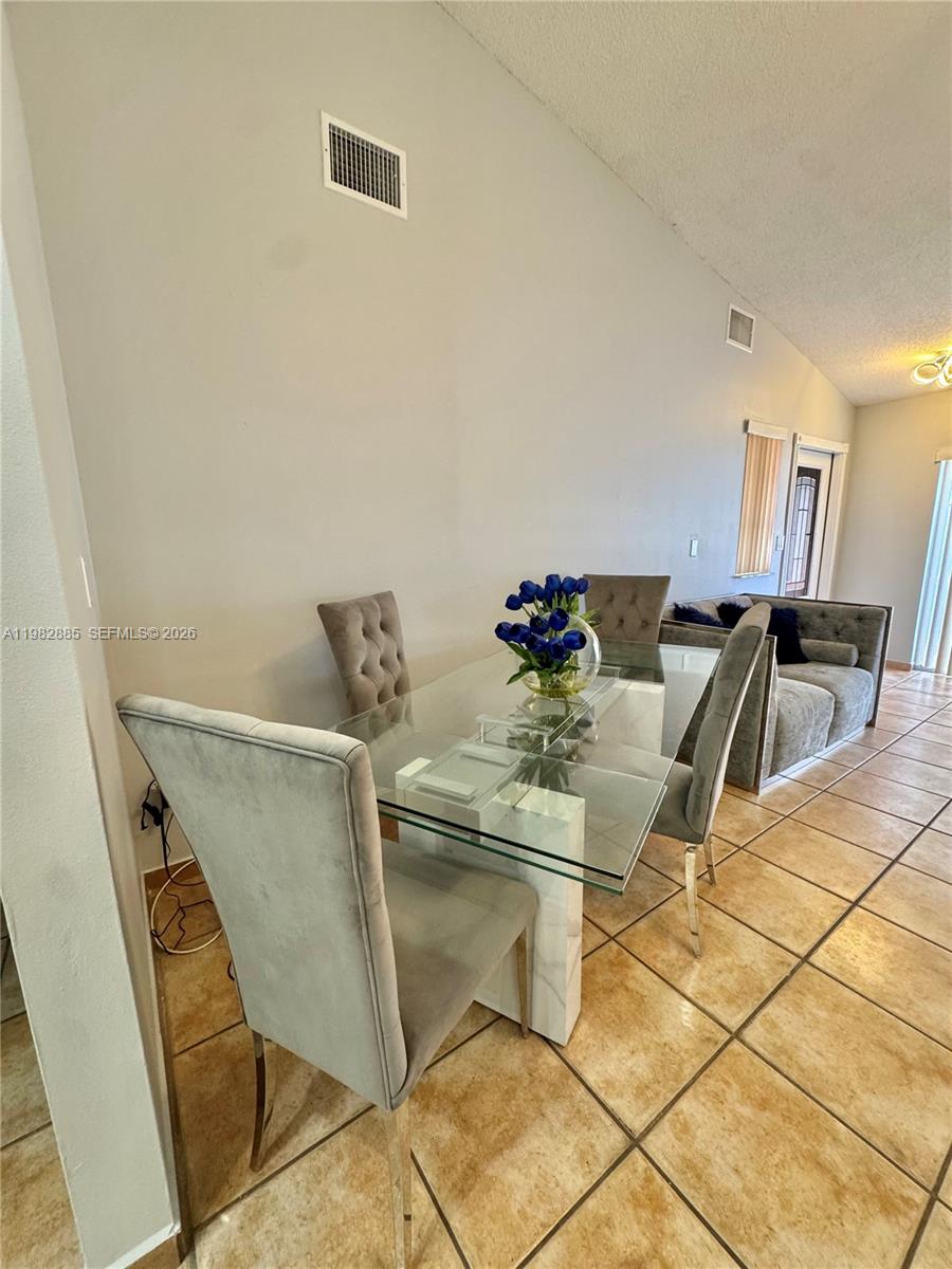 ARISTOTLE SUB PHASE IV - Residential Lease