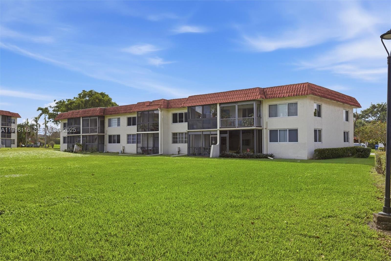 HOLLYBROOK GOLF AND TENNIS - Residential