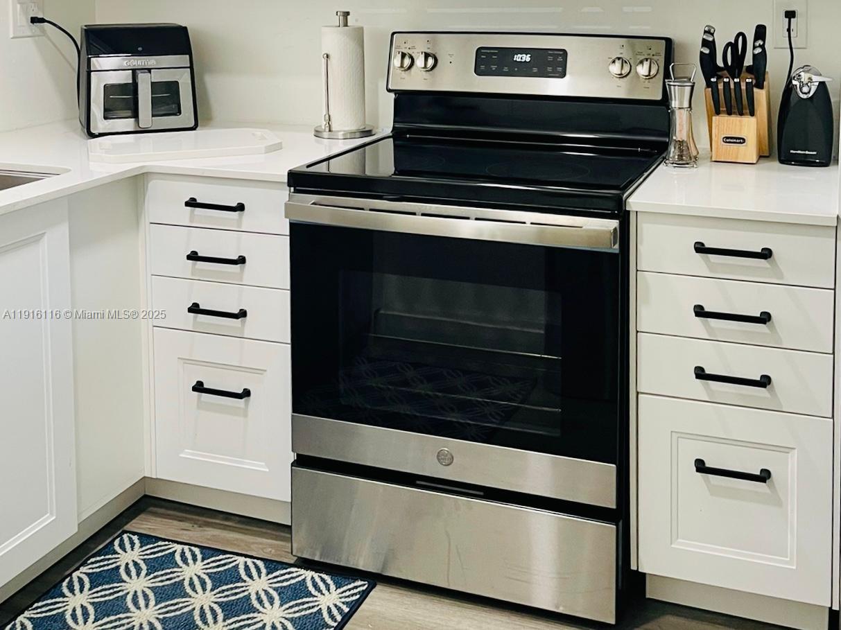 HOLLYBROOK GOLF AND TENNIS - Residential