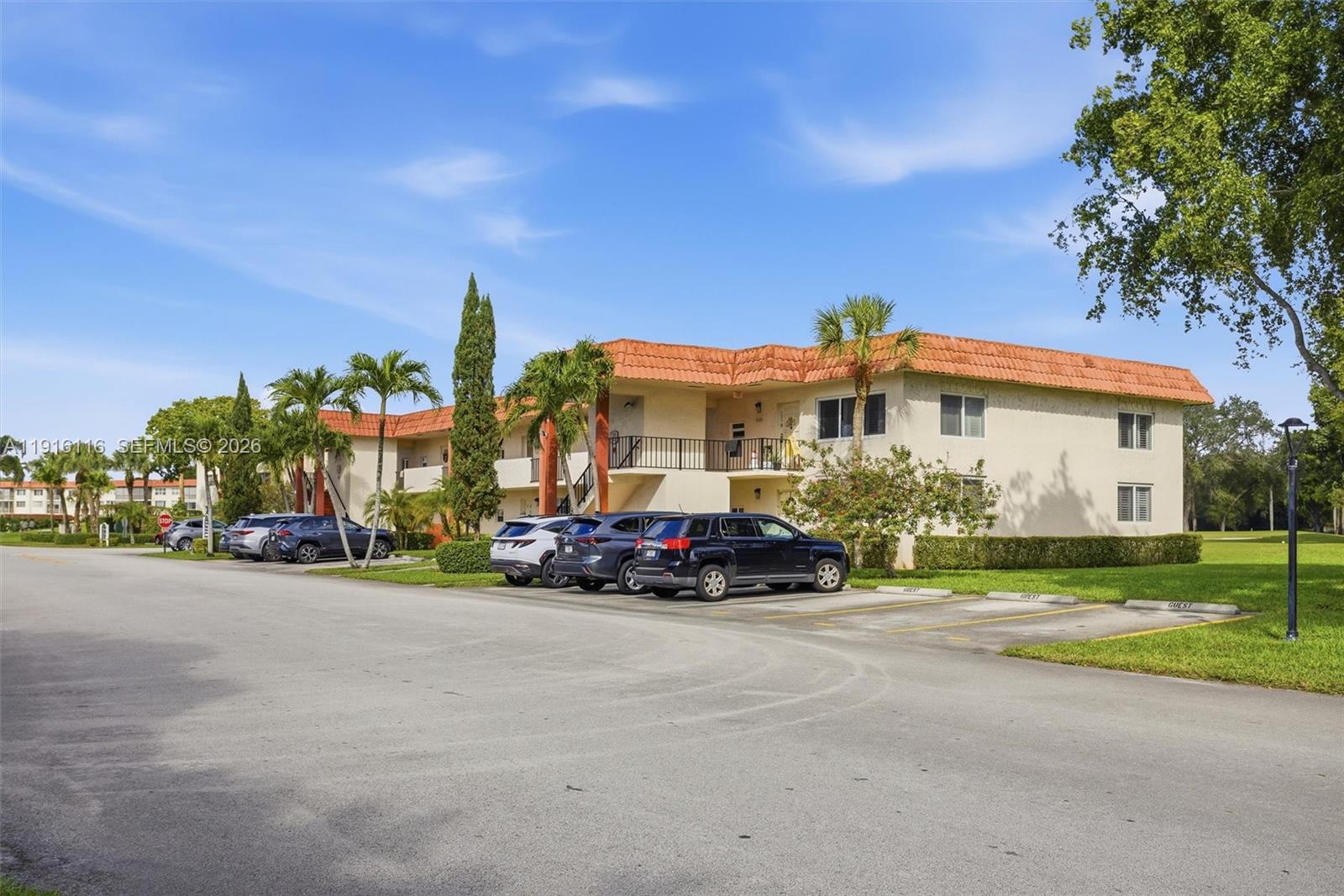 HOLLYBROOK GOLF AND TENNIS - Residential