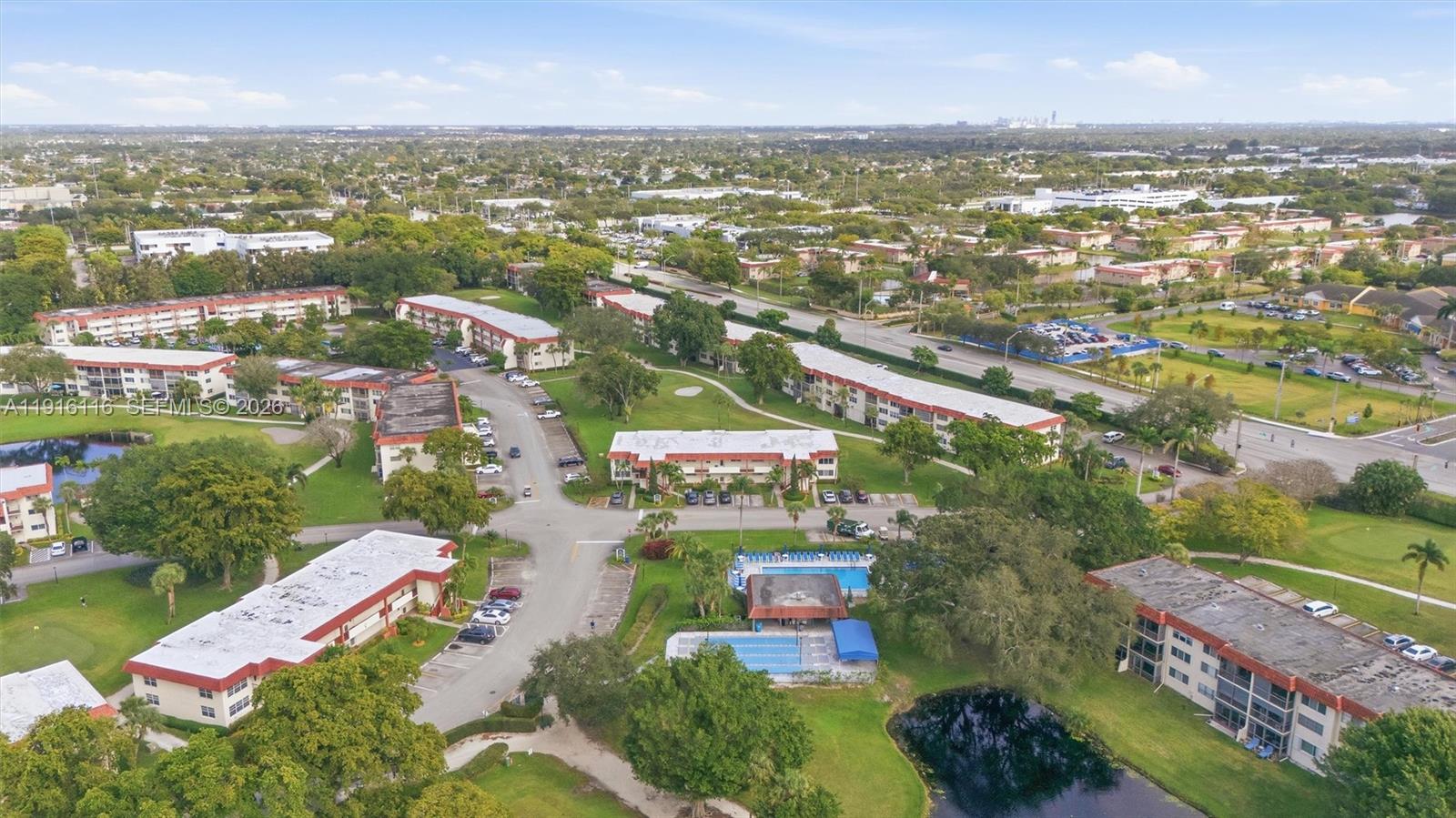 HOLLYBROOK GOLF AND TENNIS - Residential