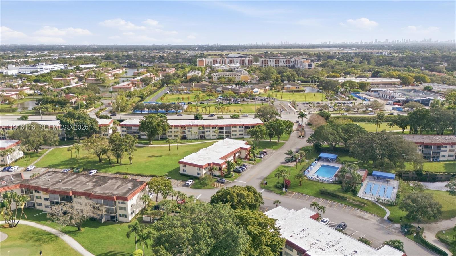 HOLLYBROOK GOLF AND TENNIS - Residential