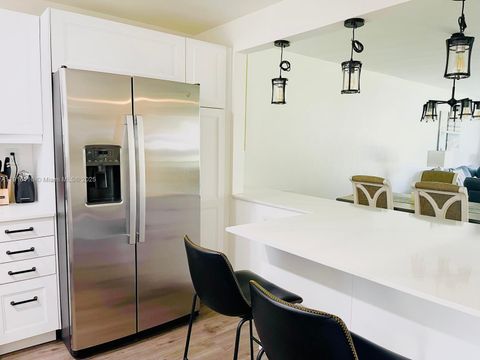 8941 S Hollybrook Blvd 103 Pembroke Pines FL 33025