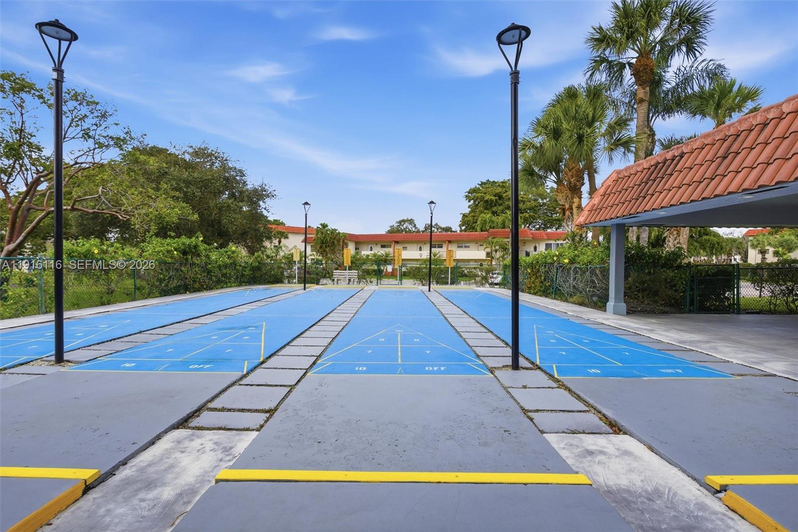 HOLLYBROOK GOLF AND TENNIS - Residential