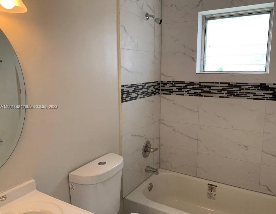 HOLLYWOOD LITTLE RANCHES - Residential Lease