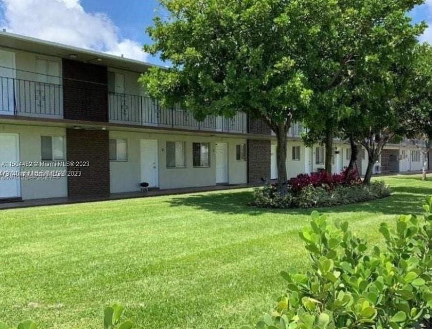 HOLLYWOOD LITTLE RANCHES - Residential Lease