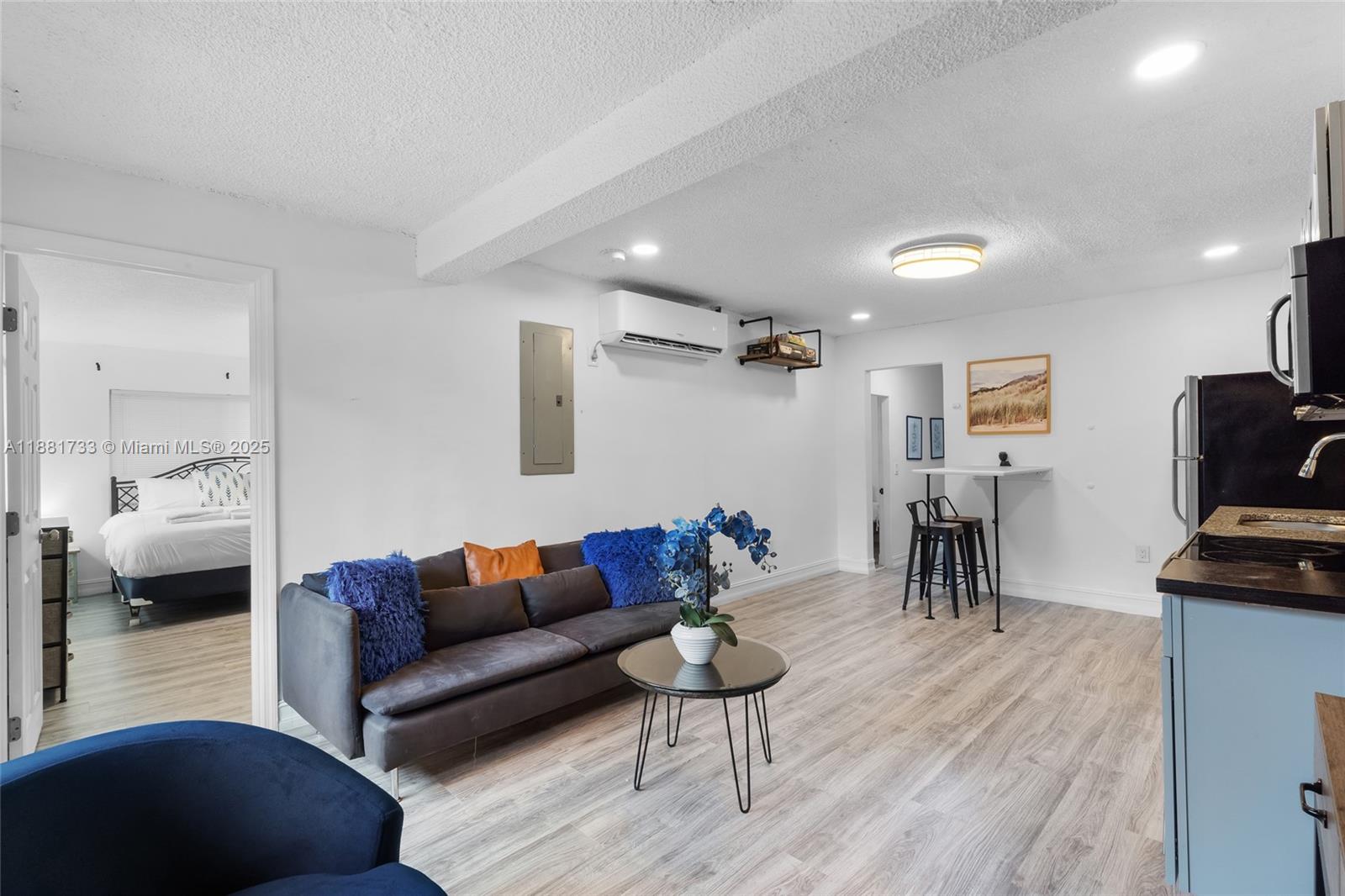 AIRLINE ESTATES - Residential Lease