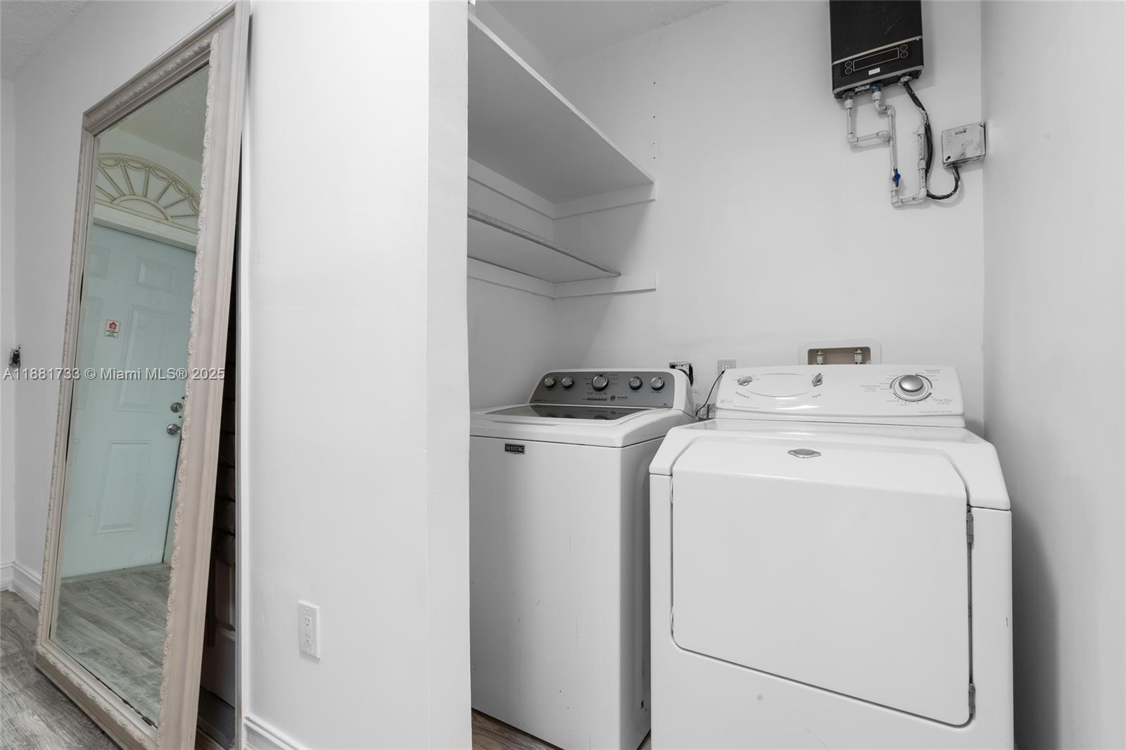 AIRLINE ESTATES - Residential Lease