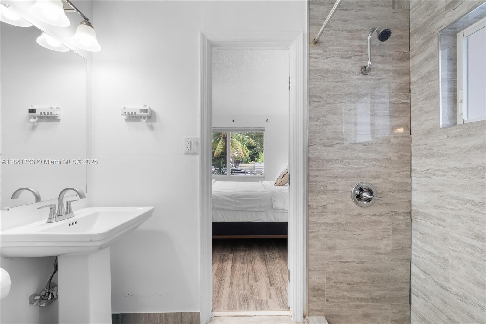 AIRLINE ESTATES - Residential Lease