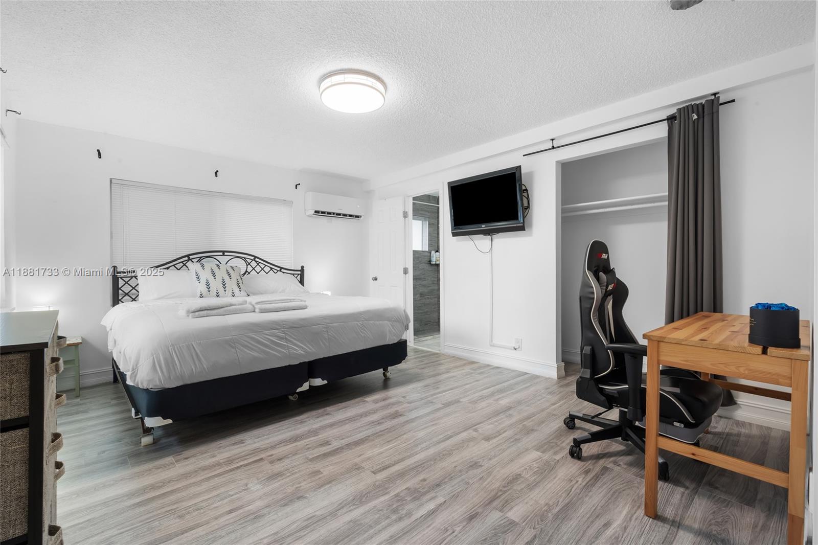 AIRLINE ESTATES - Residential Lease