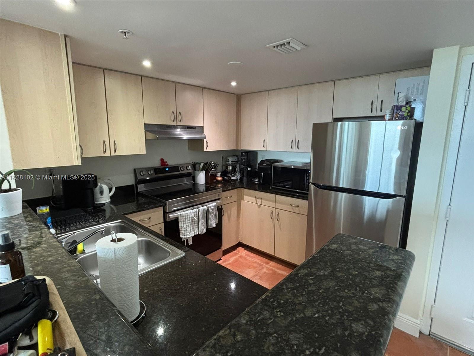 3000 CORAL WY 621