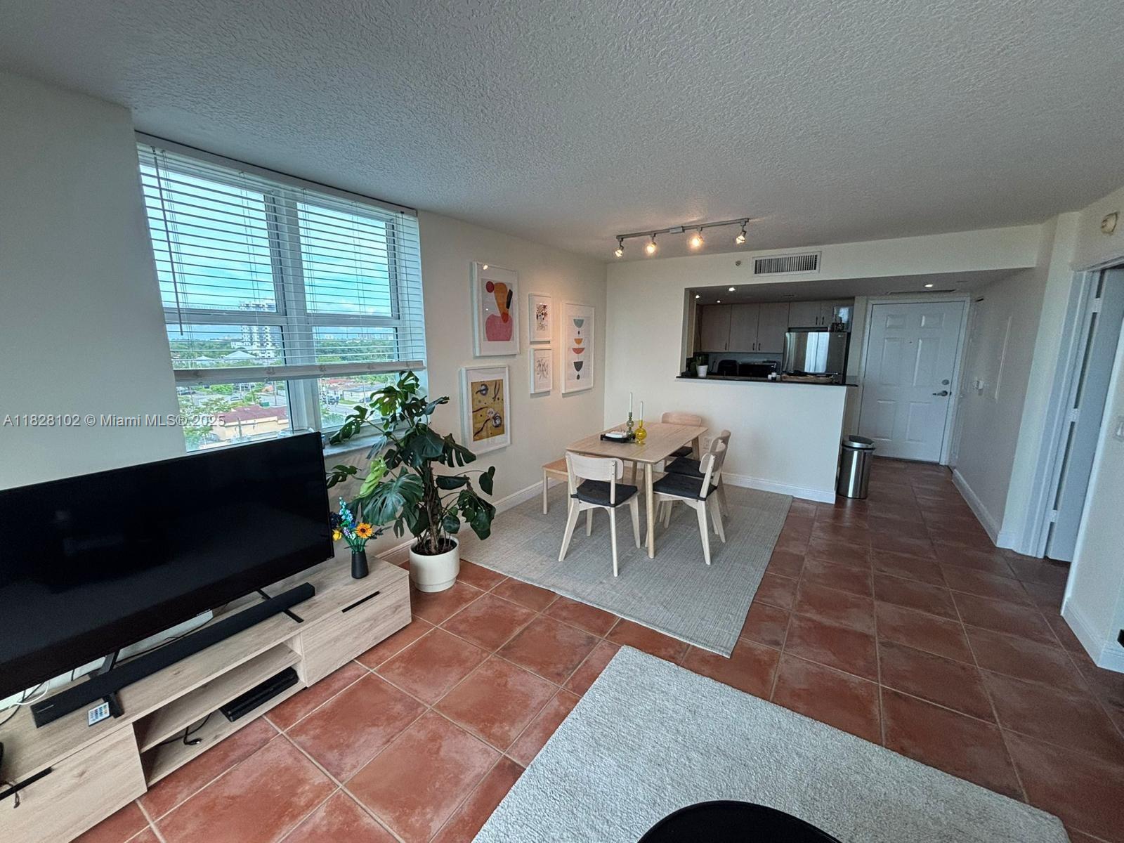 3000 CORAL WY 621