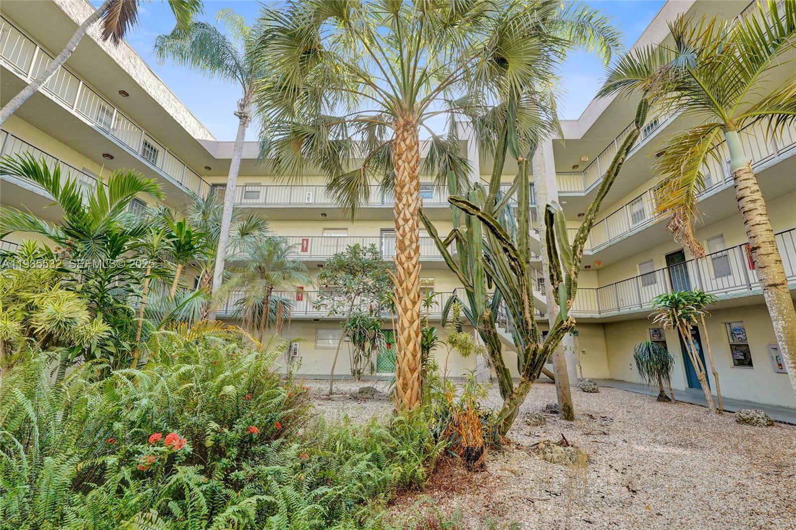 COURTYARDS OF BROWARD - Residential