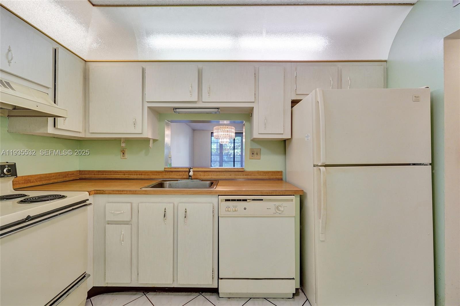 COURTYARDS OF BROWARD - Residential