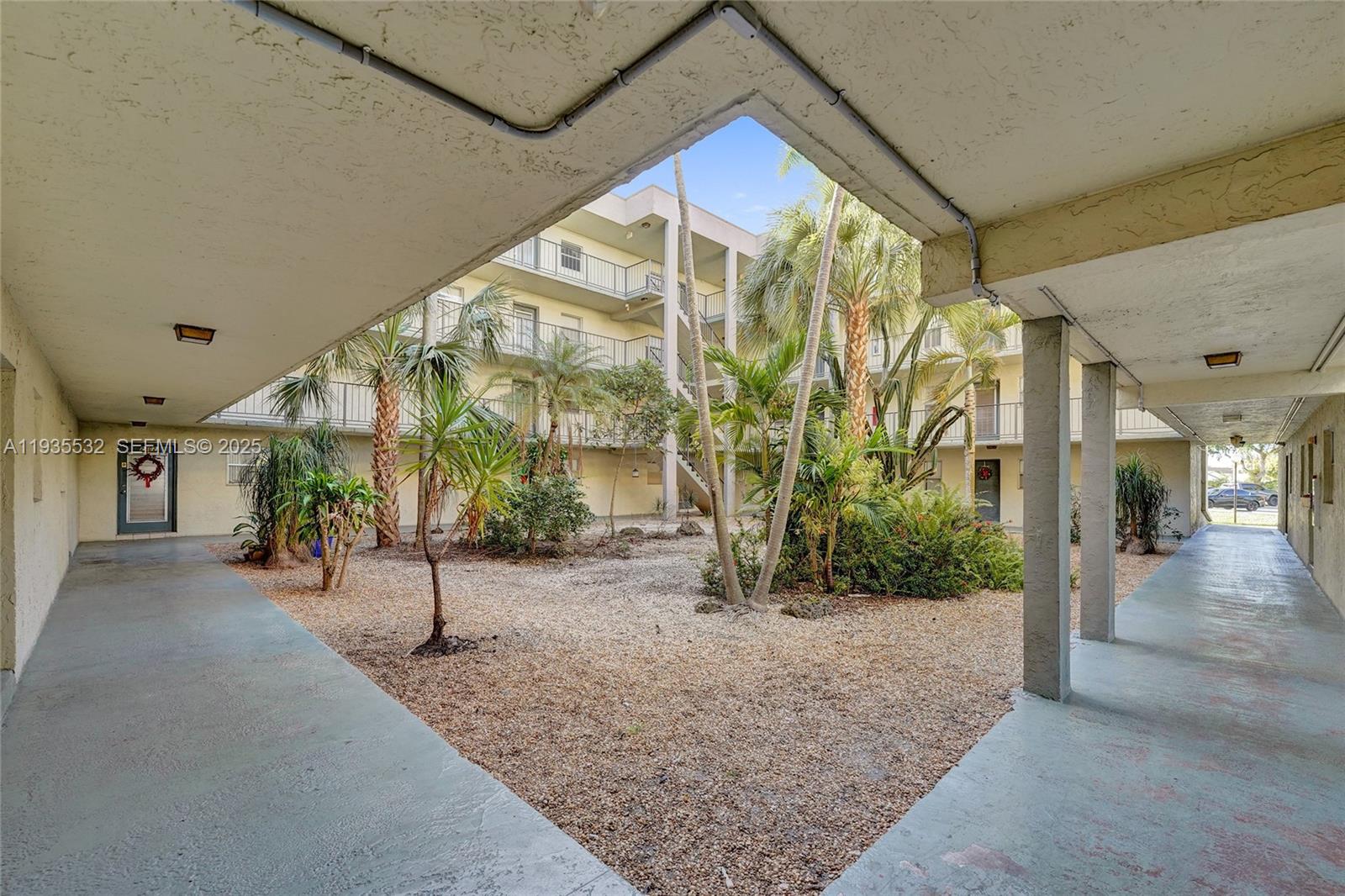 COURTYARDS OF BROWARD - Residential