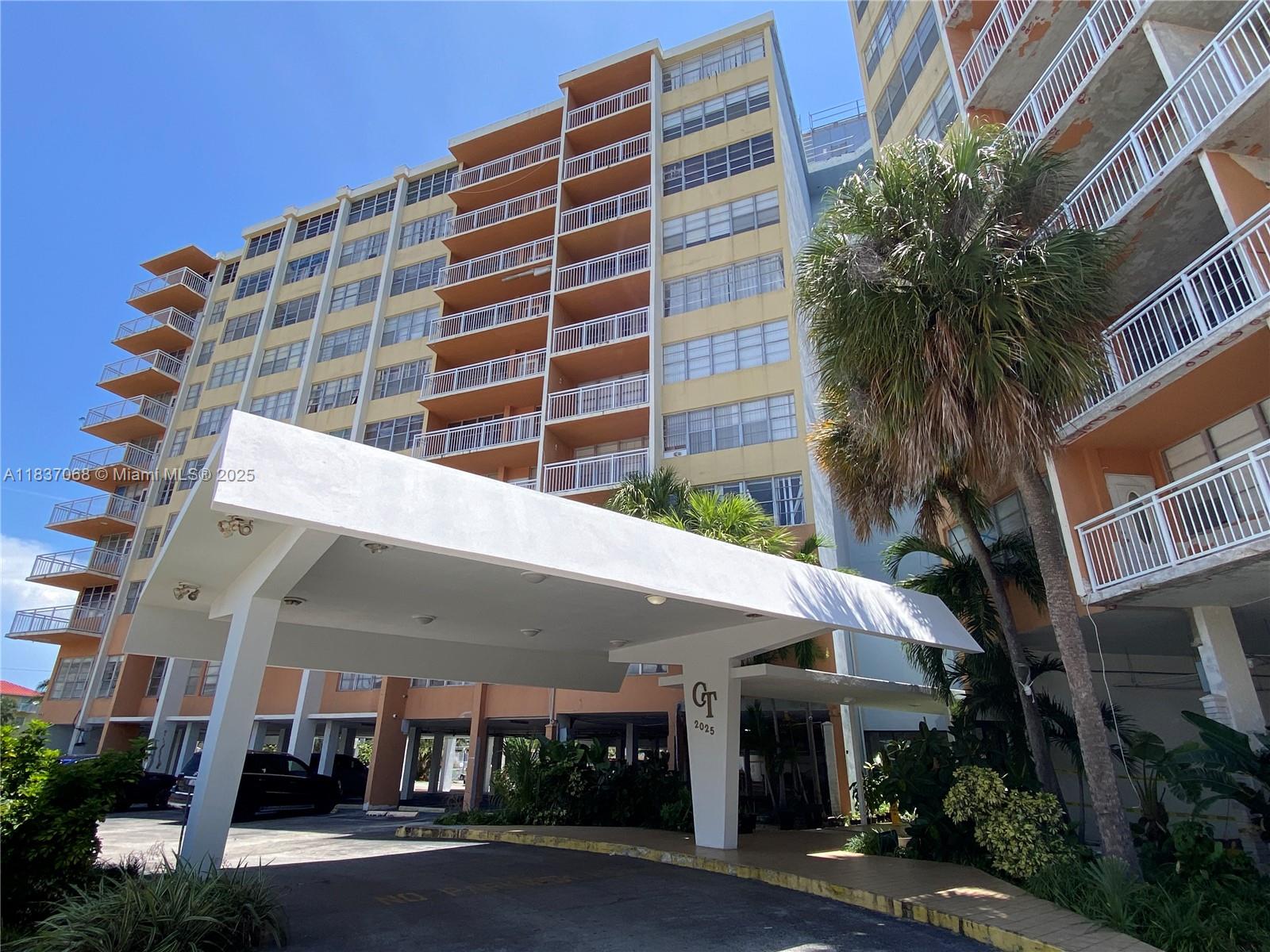 RENOVATED UNIT – MOVE-IN READY OR GREAT INVESTMENT OPPORTUNITY
SPACIOUS AND BRIGHT 1 BEDROOM / 1.5 BATH UNIT, COMPLETELY REMODELED. FEATURES BRAND NEW APPLIANCES, FRESHLY PAINTED, AND IN EXCELLENT CONDITION. INCLUDES ONE ASSIGNED PARKING SPACE. THE BALCONY IS TEMPORARILY CLOSED.
THE BUILDING HAS RECENTLY REOPENED AND IS CURRENTLY UNDERGOING GENERAL IMPROVEMENTS, INCLUDING COMMON AREAS AND AMENITIES, WHICH ARE NOT YET AVAILABLE.
PERFECT FOR INVESTORS LOOKING FOR VALUE APPRECIATION IN A UNIT THAT IS READY TO RENT OR OCCUPY RIGHT AWAY.
FOR SHOWINGS, PLEASE TEXT THE LISTING AGENT.