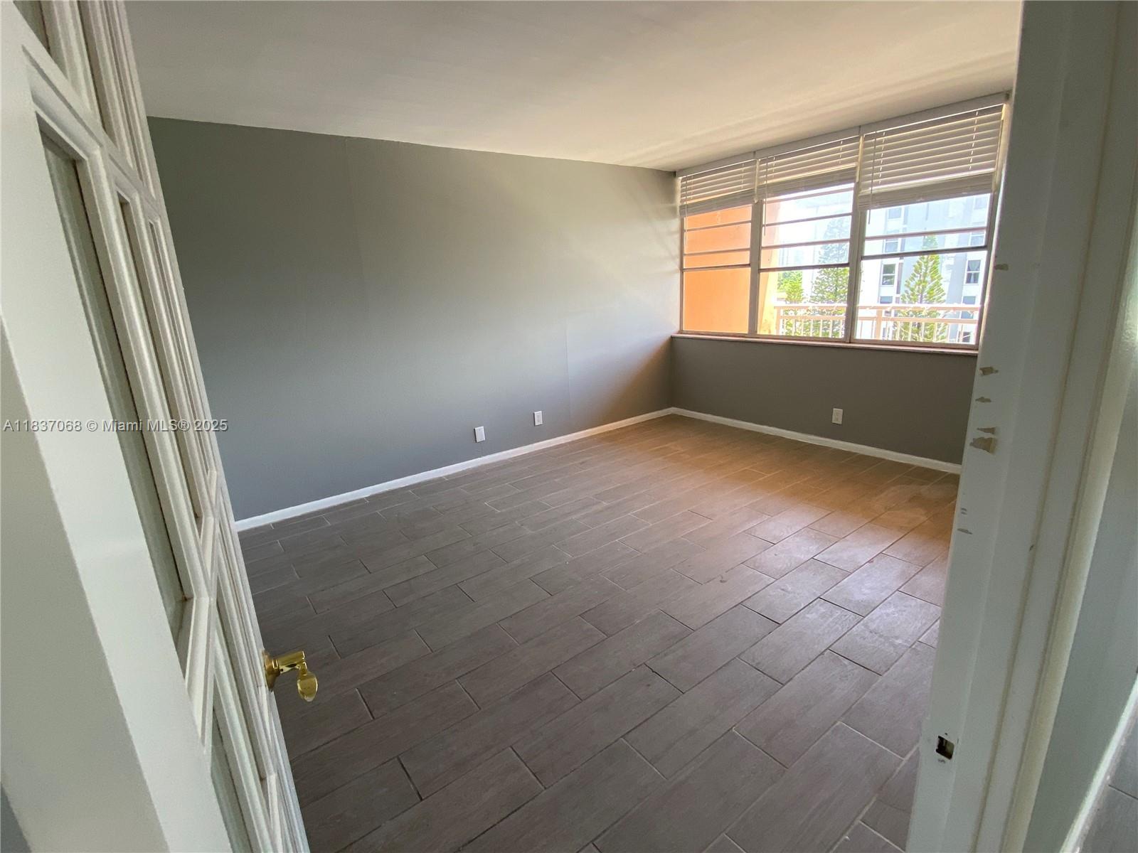 CRESTVIEW TOWERS CONDO - Residential