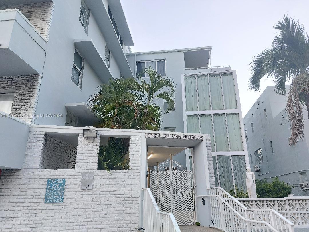 HOLIDAY TOWERS CONDO - Residential