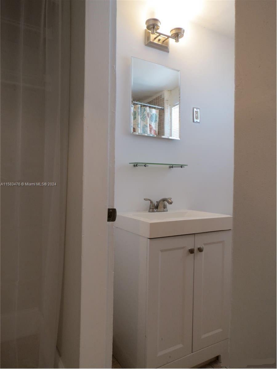 HOLIDAY TOWERS CONDO - Residential