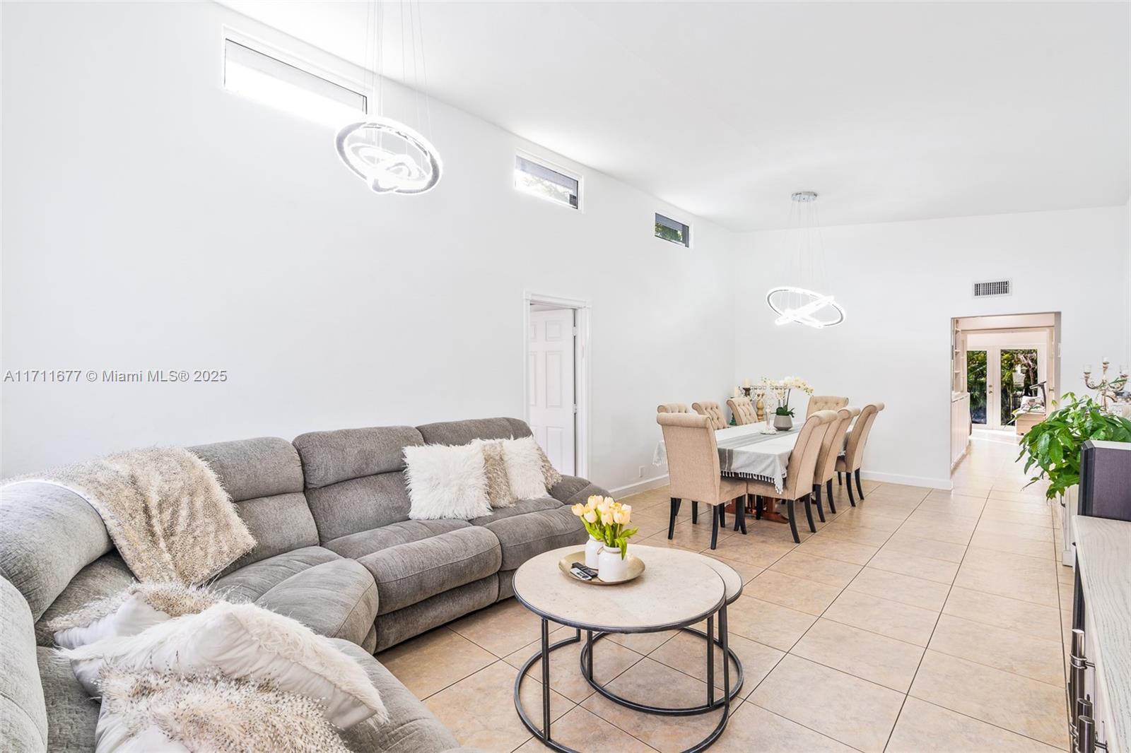 ALTOS DEL MAR NO 4 - Residential