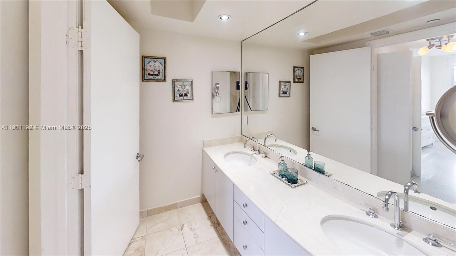 THE COLLINS CONDO - Residential Lease