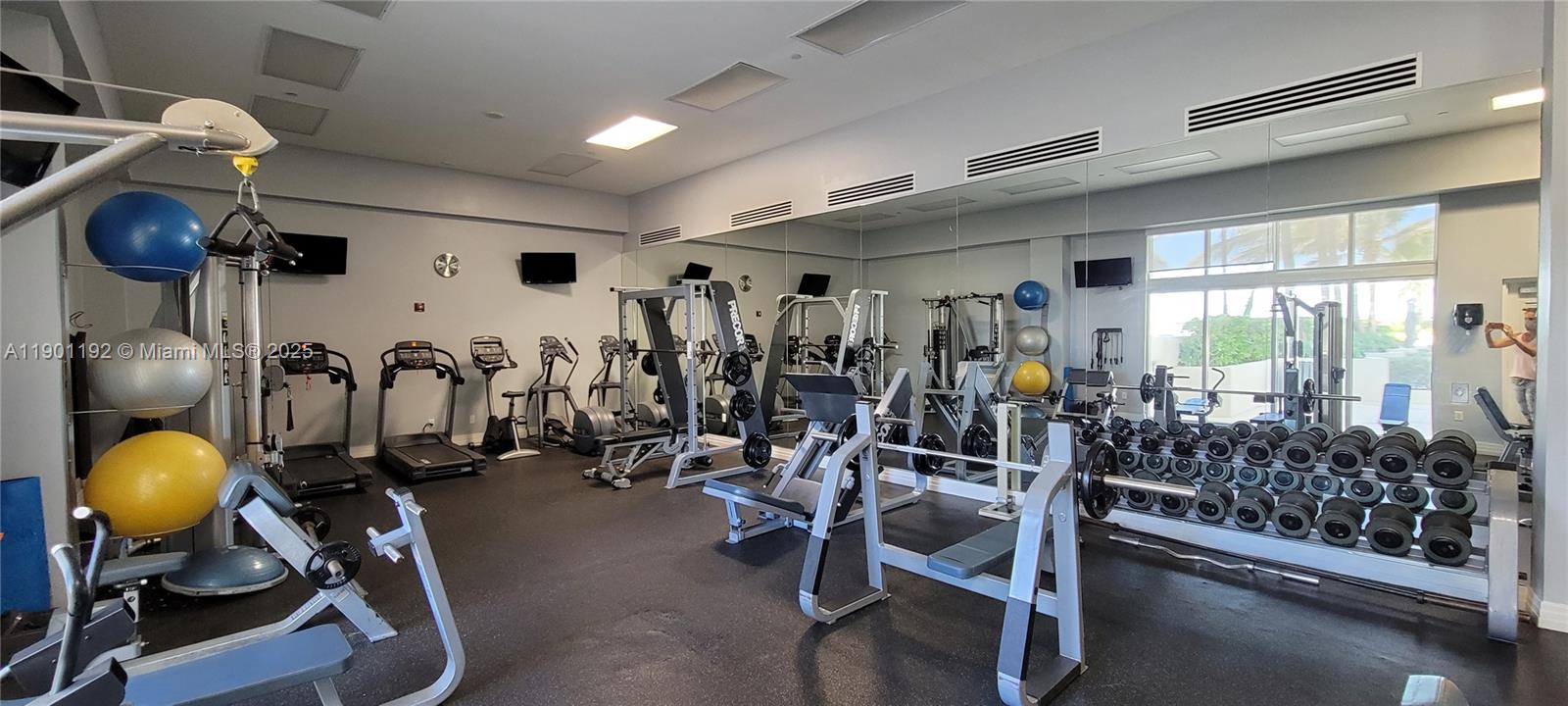 THE COLLINS CONDO - Residential Lease