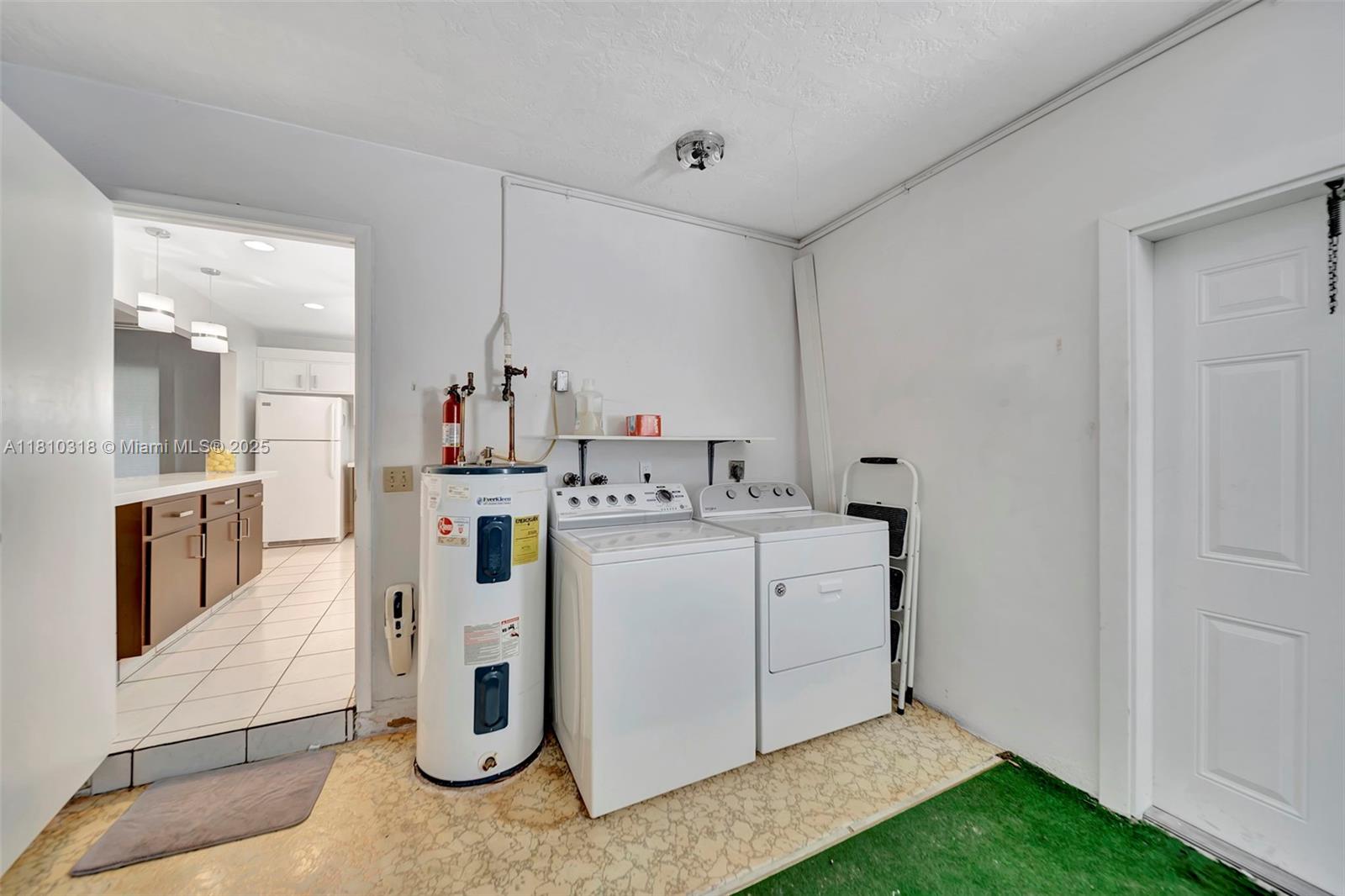 DANIA HIGHLANDS - Residential