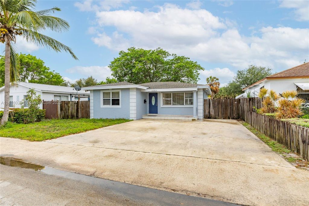 Photo of 1023 N F St, Lake Worth, FL 33460 (MLS # A11816025)