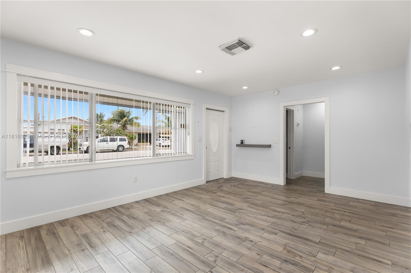 LAKE WORTH TOWN OF - Residential