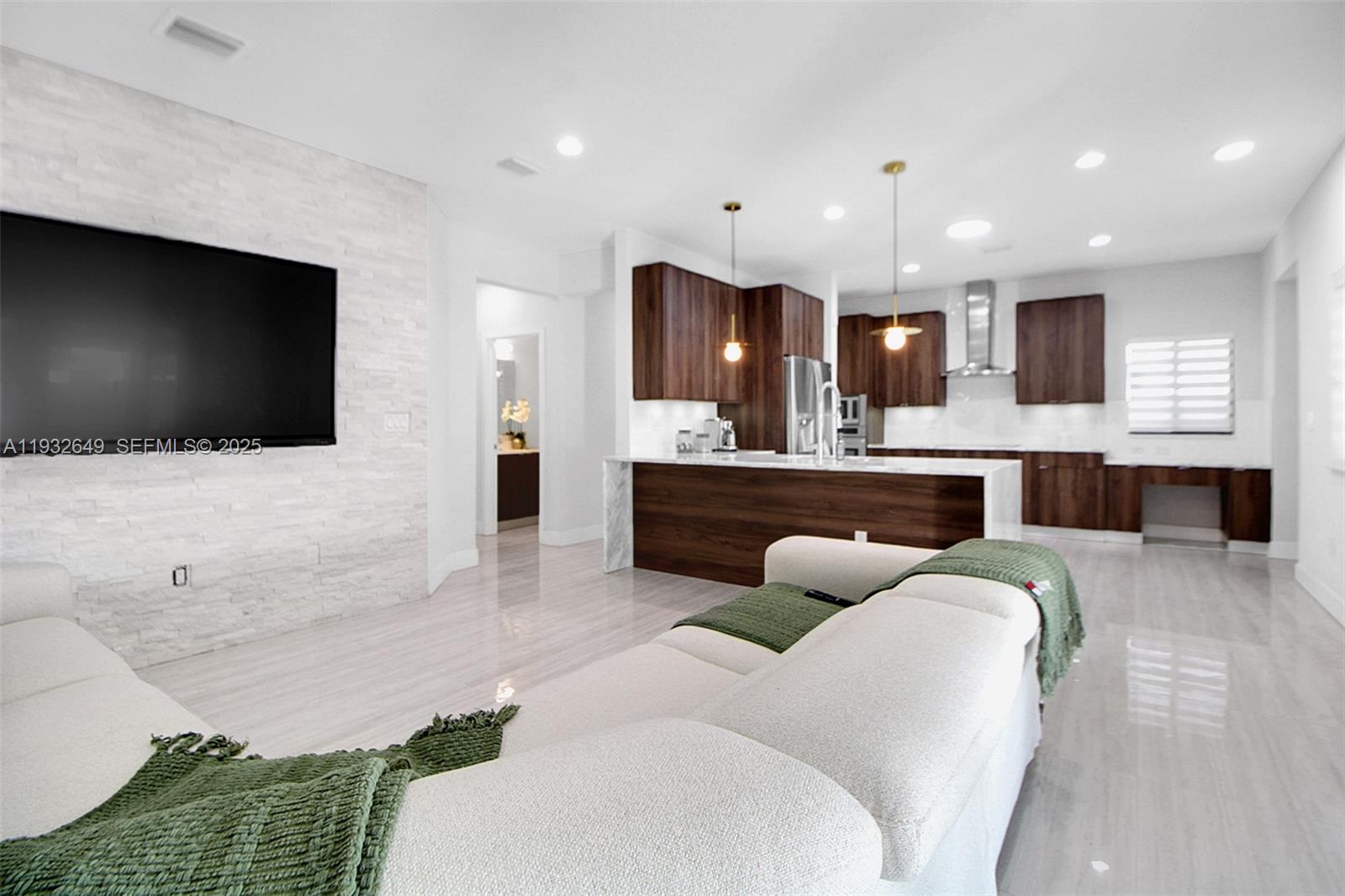 WEST BREEZE ESTATES - Residential