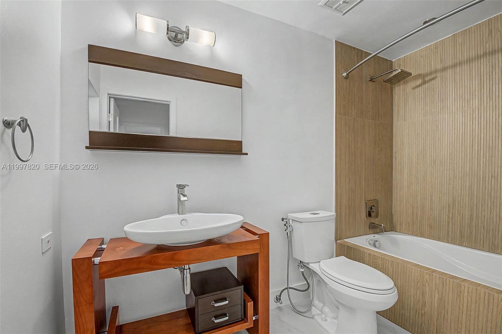 2000 BRICKELL AVE CONDO - Residential Lease