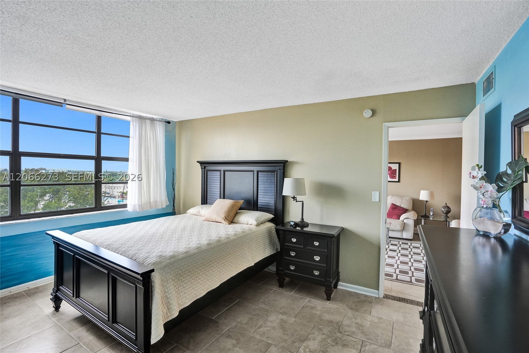 1401 N Riverside Dr 1005