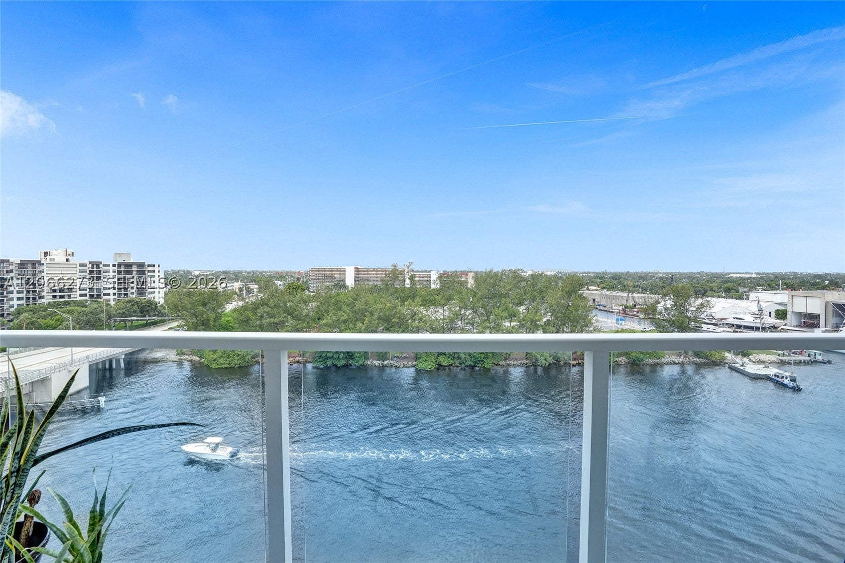 1401 N Riverside Dr