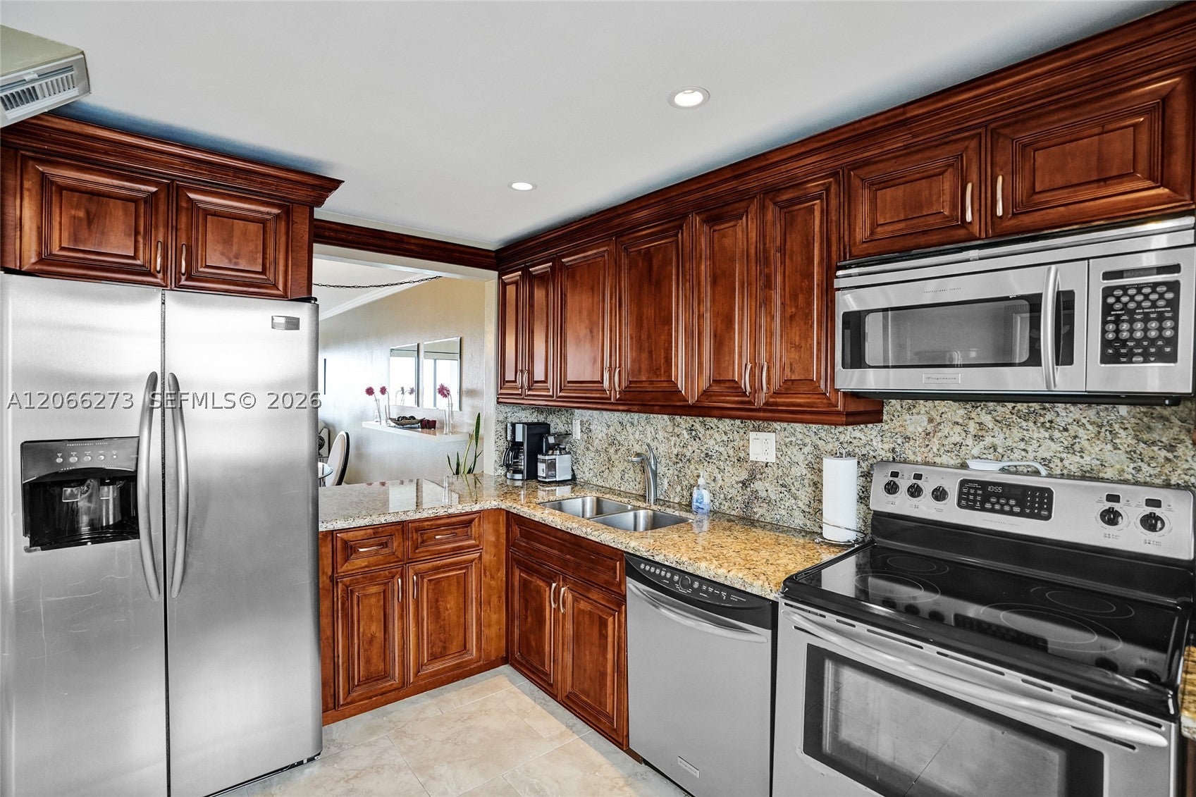 1401 N Riverside Dr 1005
