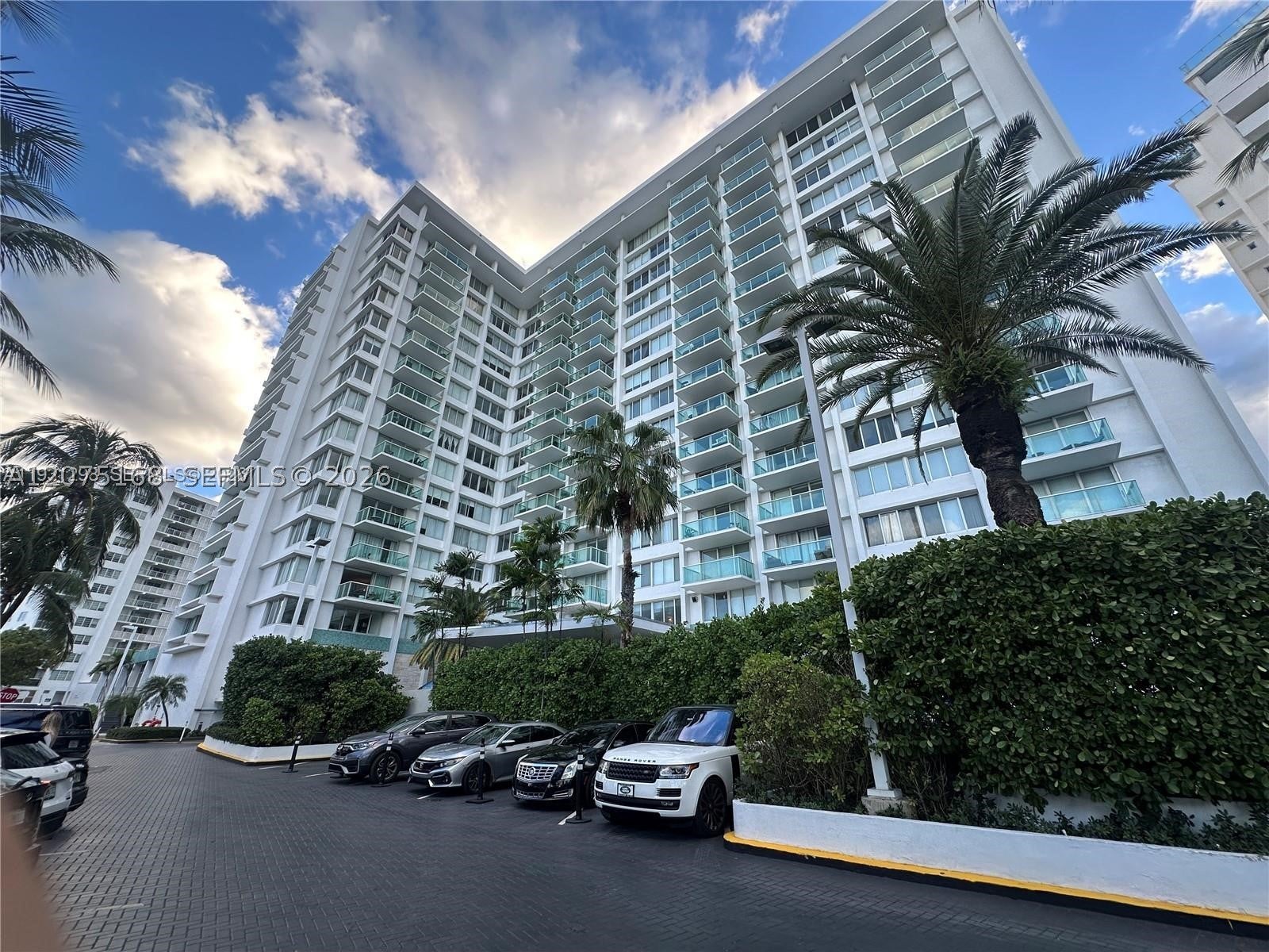 1000 West Ave 215