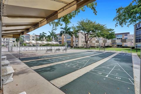 A home in Lauderdale Lakes