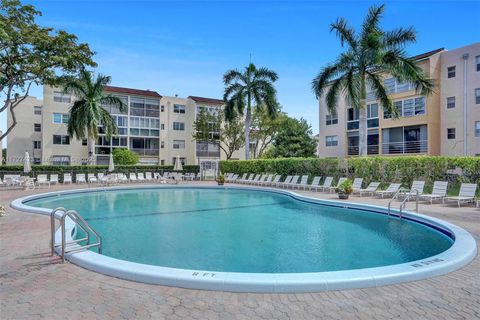 A home in Lauderdale Lakes