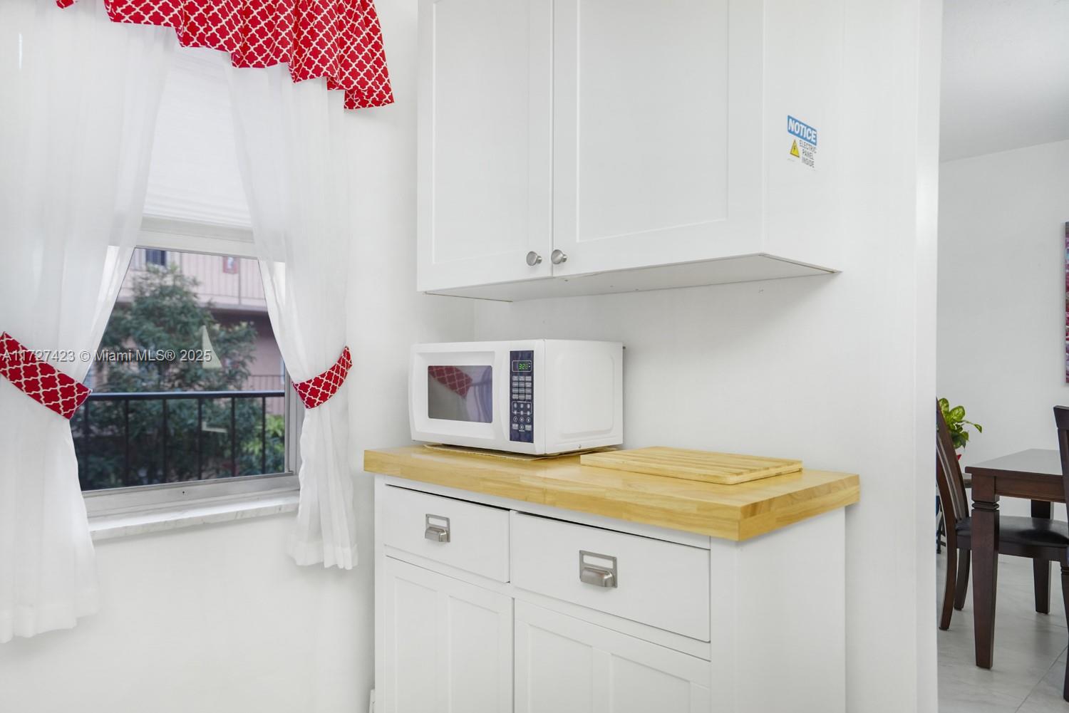 SOMERSET NO 4 CONDO - Residential