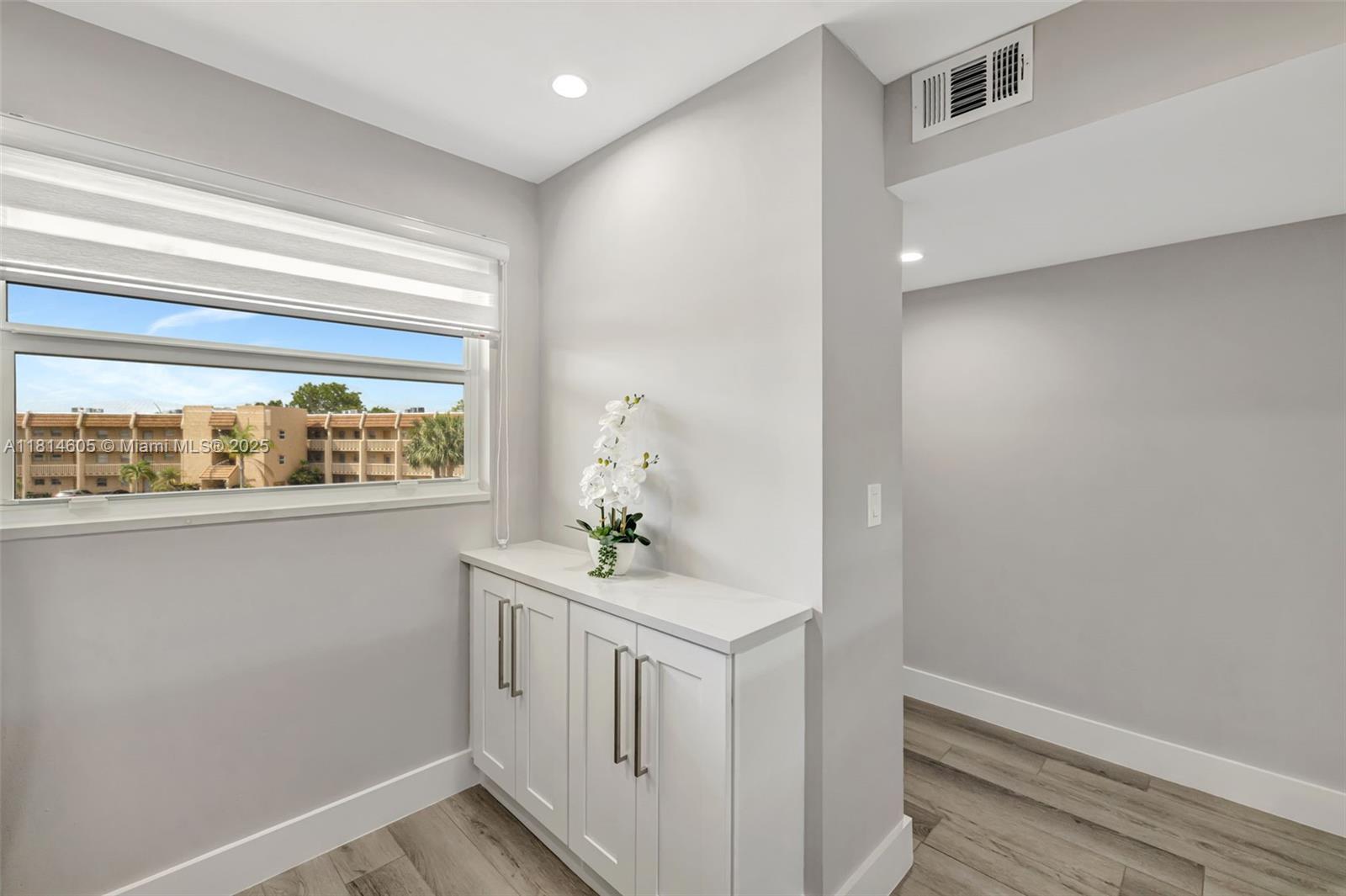 ROYAL PARK GARDENS III-F - Residential