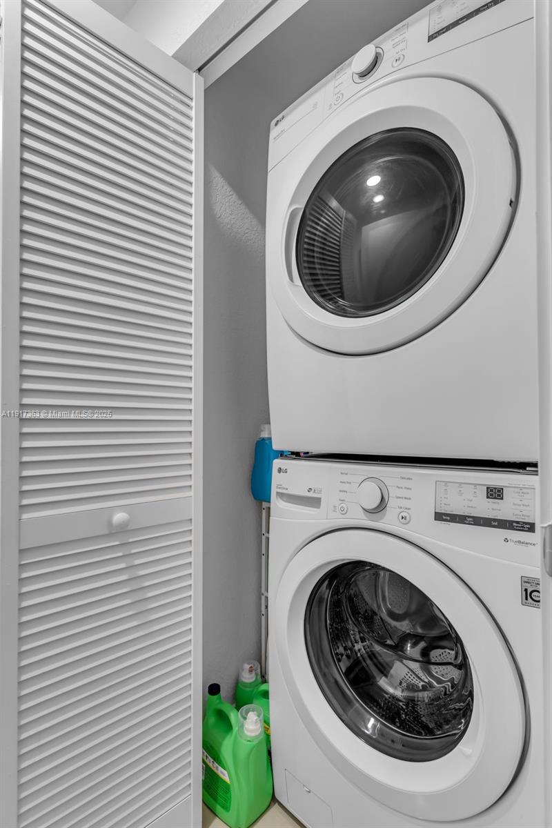 PARADISE ONE - Residential