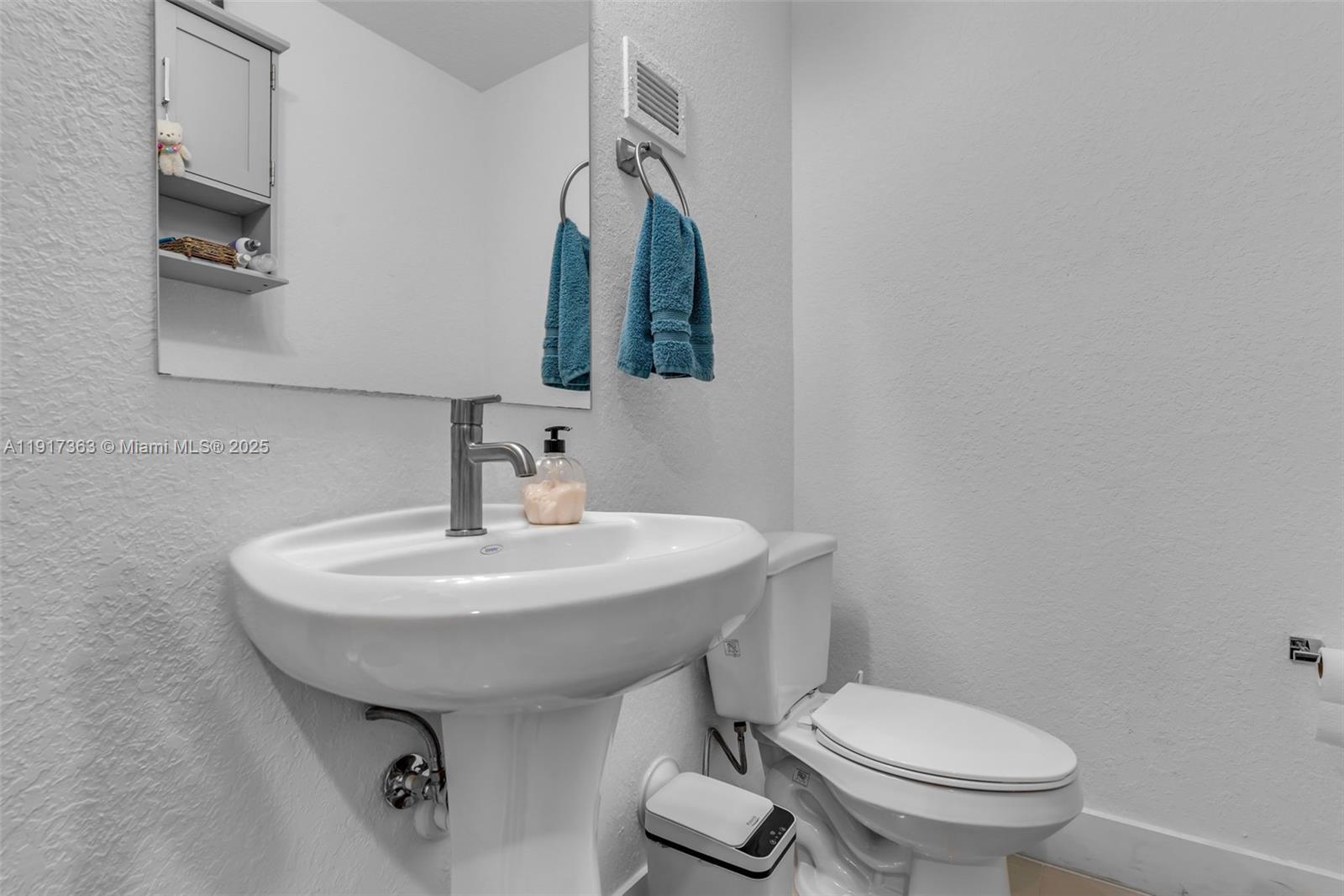 PARADISE ONE - Residential