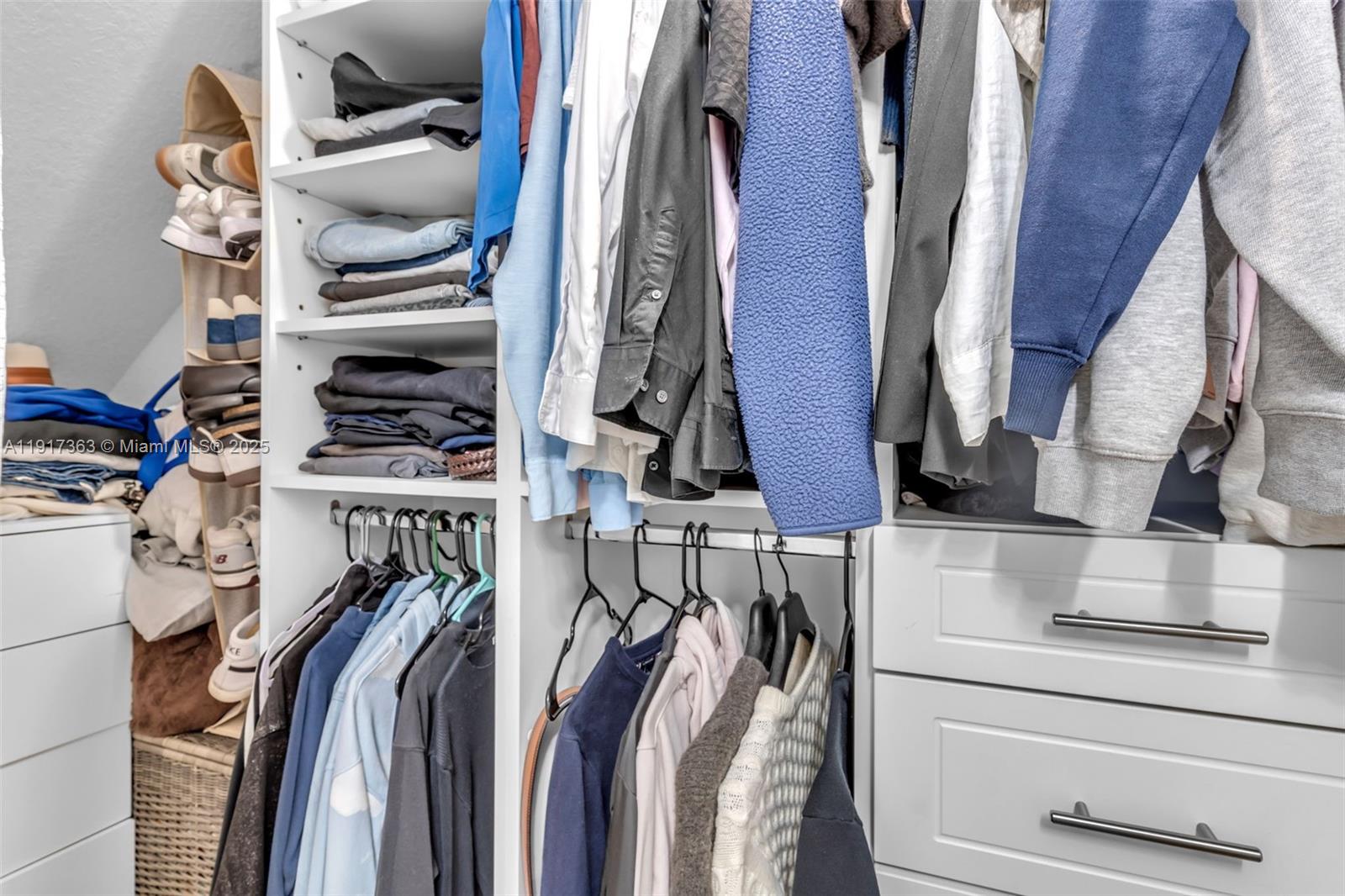 PARADISE ONE - Residential