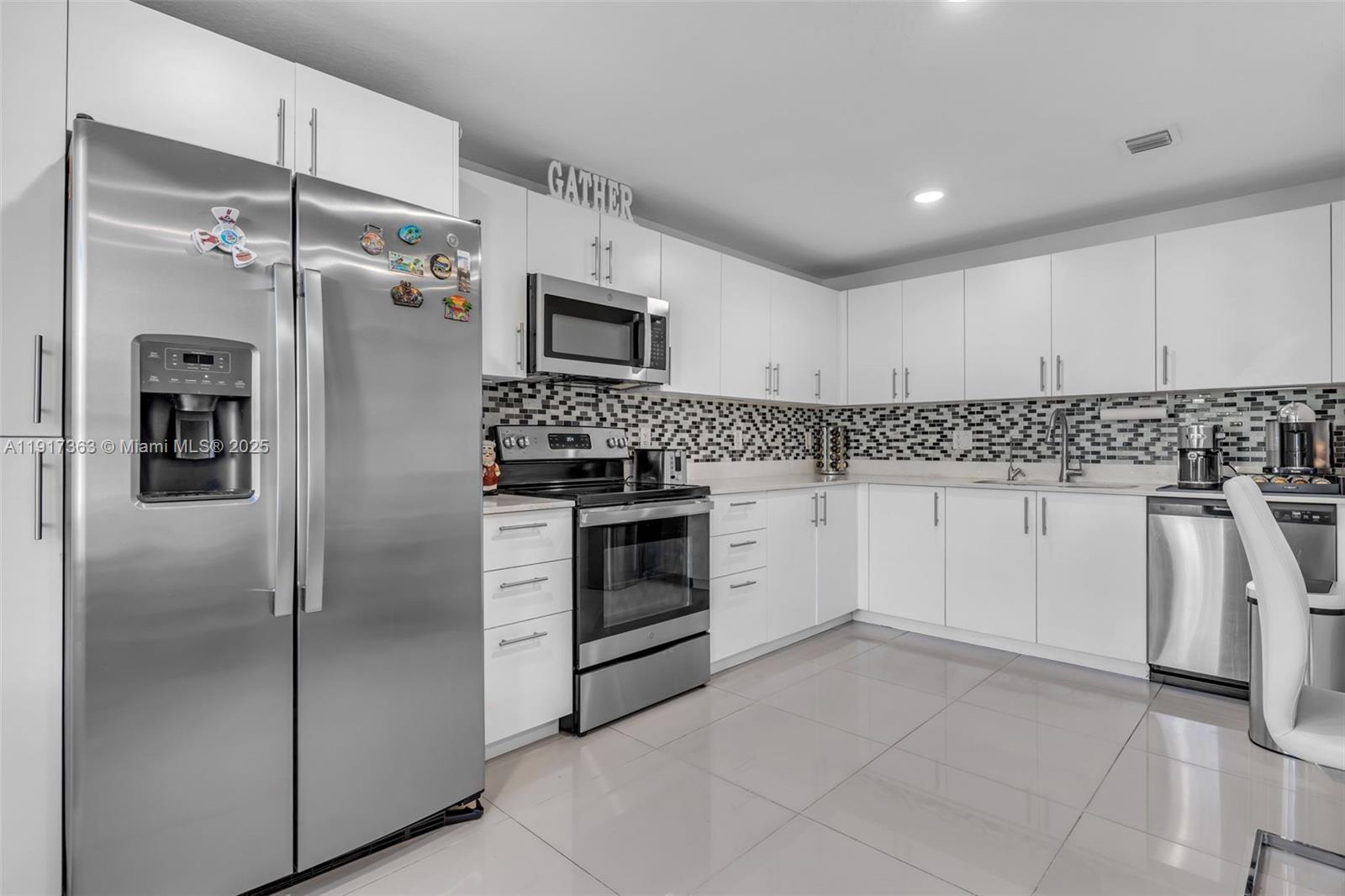 PARADISE ONE - Residential