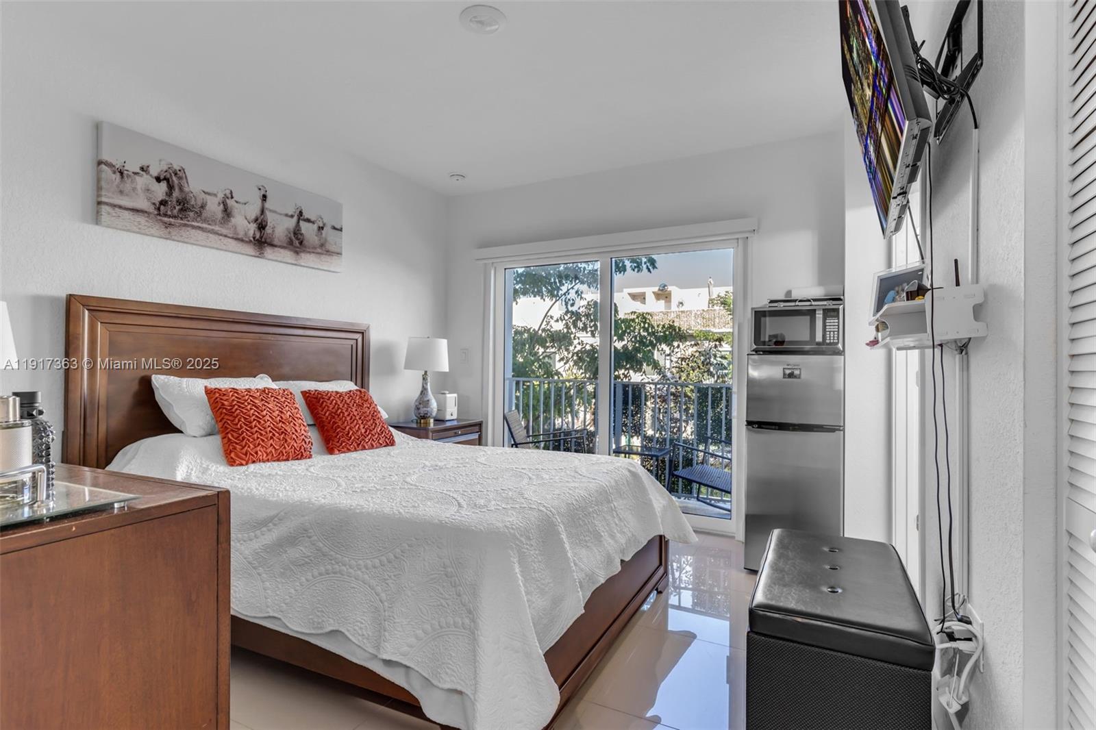 PARADISE ONE - Residential