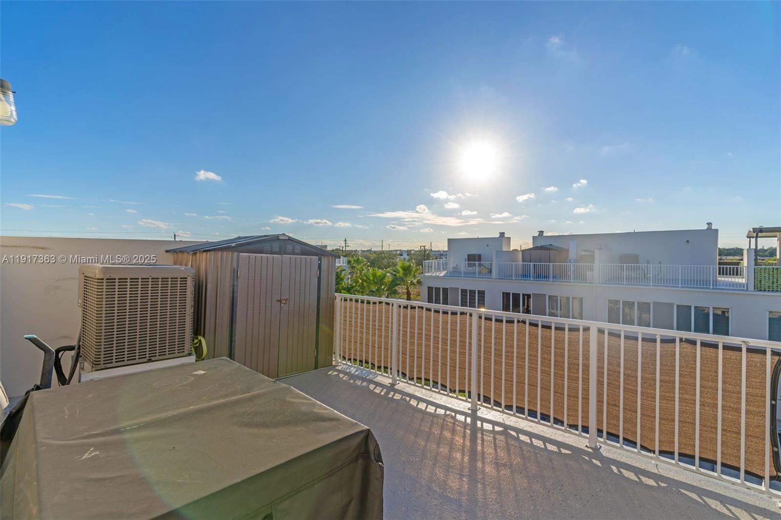 PARADISE ONE - Residential