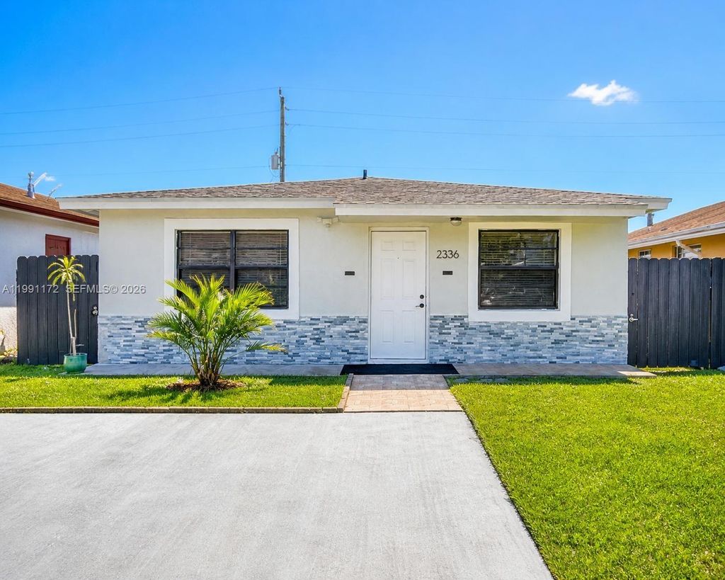 Photo of 2336 Hope St, Hollywood, FL 33020 (MLS # A11991172)