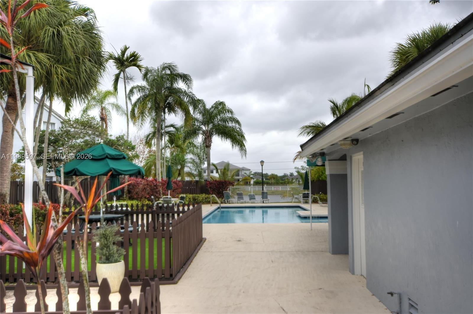 HAWKES BLUFF - Residential Lease