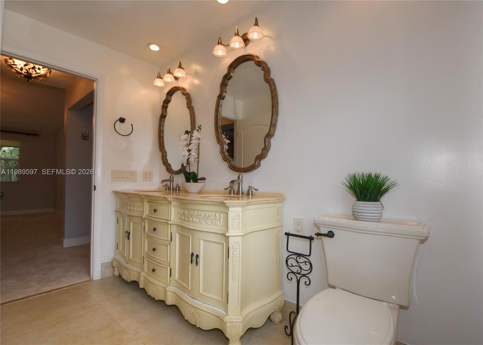 HAWKES BLUFF - Residential Lease