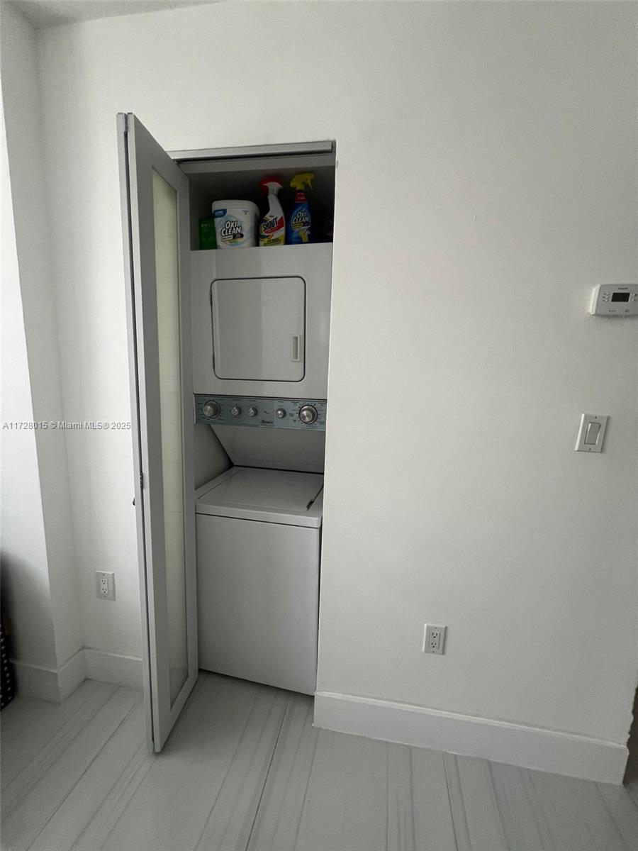 BAY HOUSE TOWER CONDO - Residential