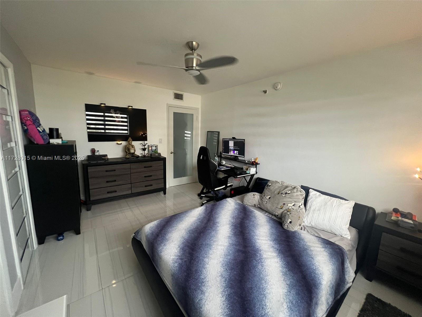 BAY HOUSE TOWER CONDO - Residential